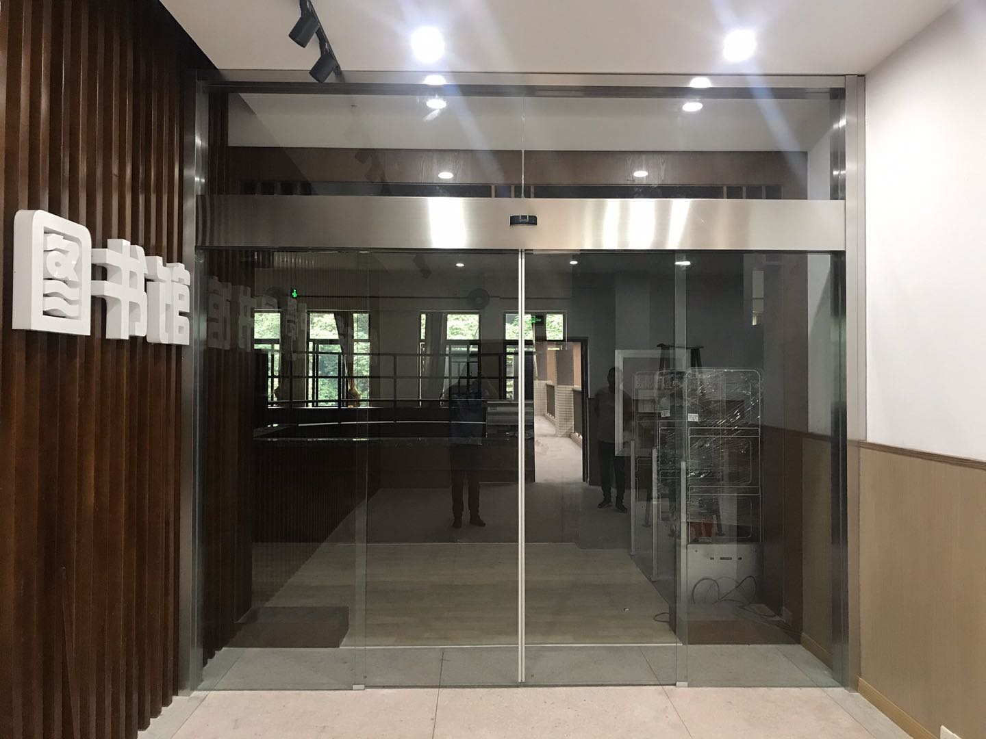 南京燕子磯中學圖紙館大門